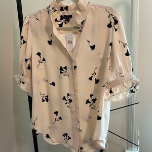 Ann Taylor floral ruffle short sleeve button top. NWT size M